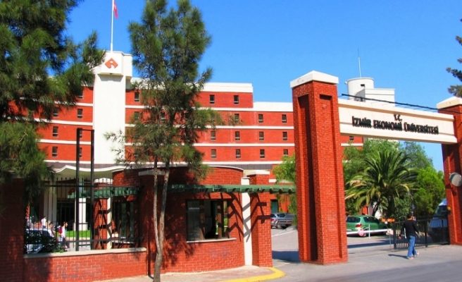 جامعة ازمير الاقتصادية