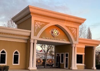 جامعة اسطنبول آيدن