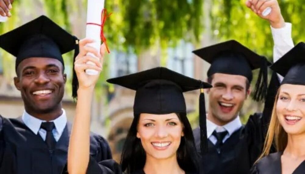 أفضل 10 تخصصات جامعية مطلوبة عالمياً