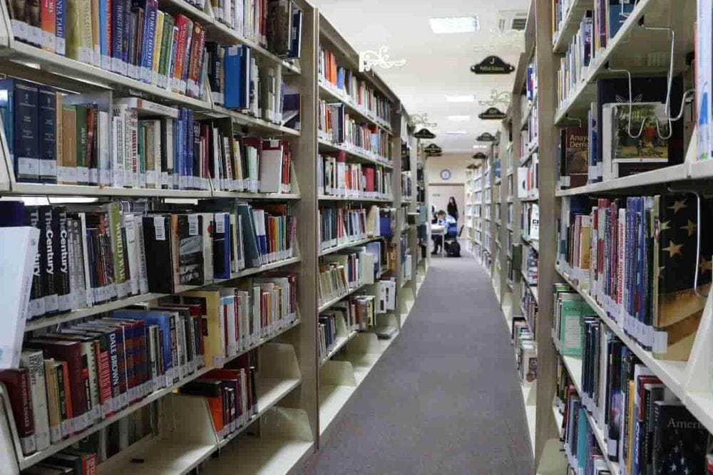 ما هي شروط التسجيل للالتحاق بالدراسة في جامعة بيليم؟