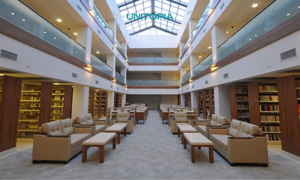 مكتبة جامع بويوك تشامليجا